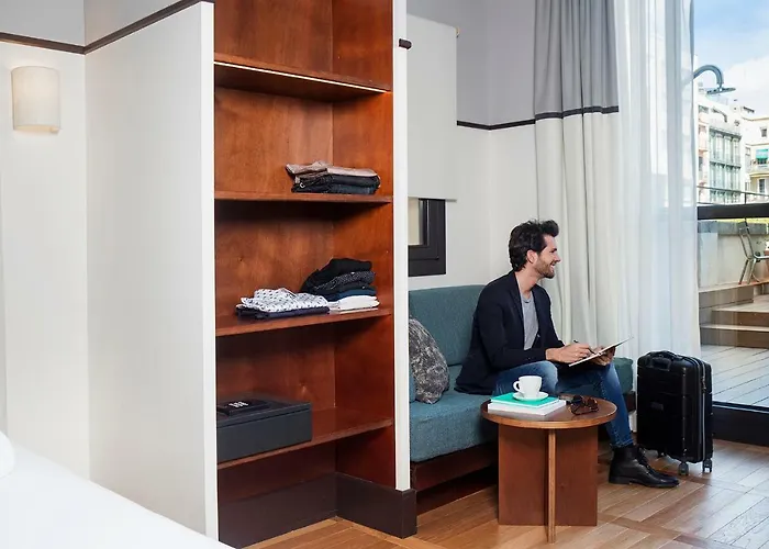 Hotel Praktik Essens 3*