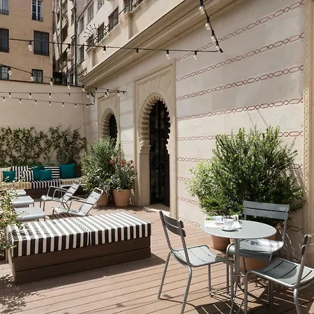فندق Praktik Essens 3*