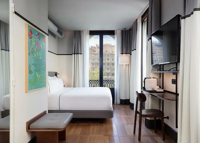 Praktik èssens Hotel