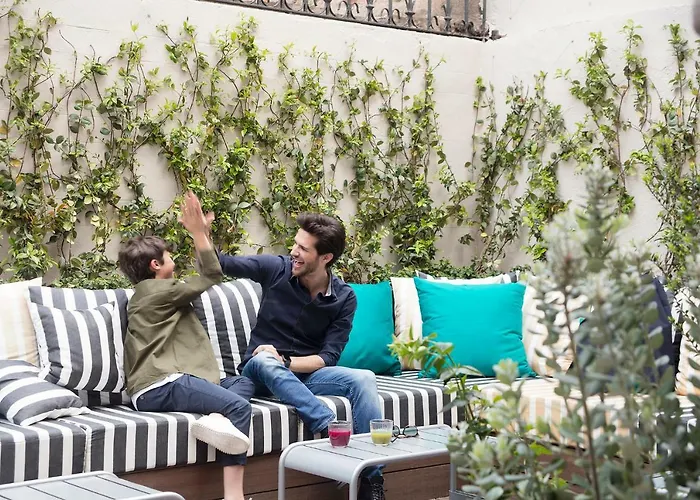 Praktik èssens Hotel